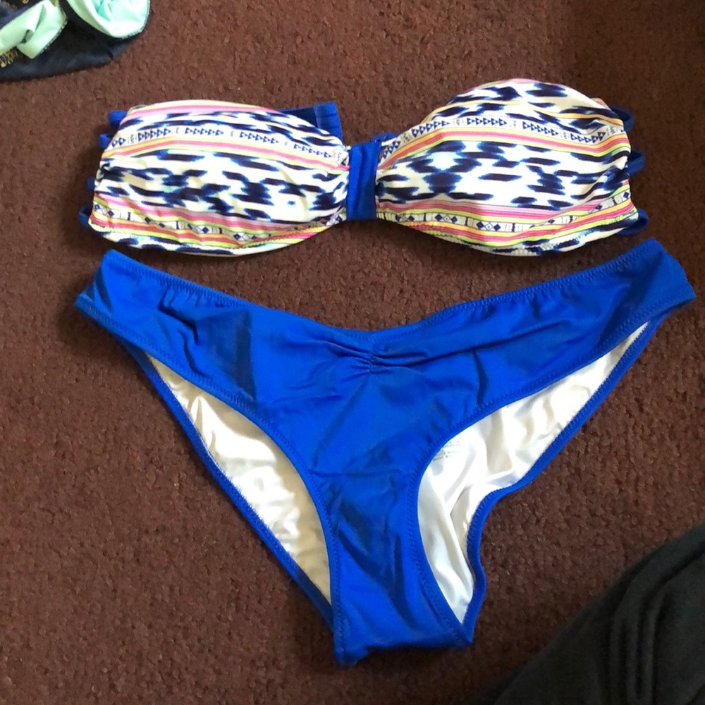 Victoria’s Secret pink bikini
